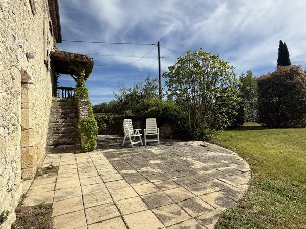 Bourg-de-Visa (82190) BOURG DE VISA Maison authentique en pierre avec 4 chambres, grange et piscine 4857m2 jardin
