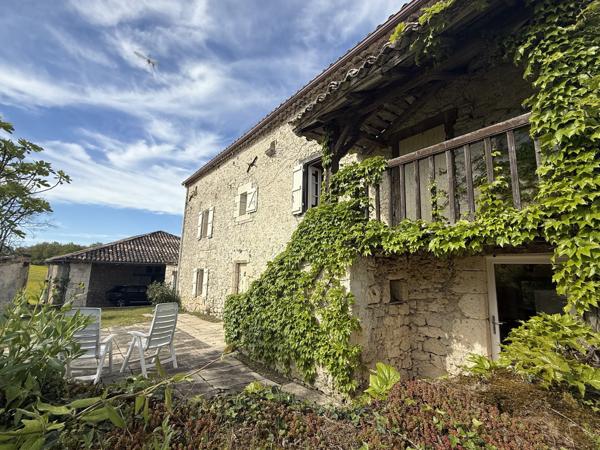 Bourg-de-Visa (82190) BOURG DE VISA Maison authentique en pierre avec 4 chambres, grange et piscine 4857m2 jardin
