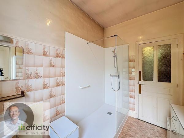 Maison
         4 pièces
        - 98 m² 185 000 € *
