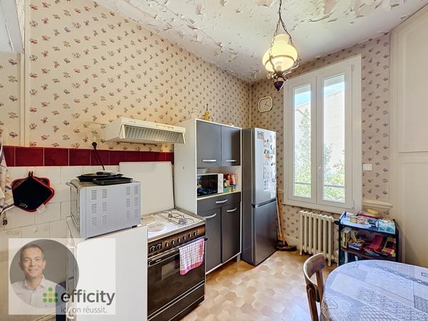 Maison
         4 pièces
        - 98 m² 185 000 € *