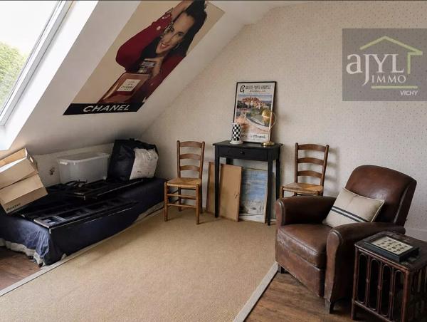 Maison
         5 pièces
        - 120 m² 440 000 € *