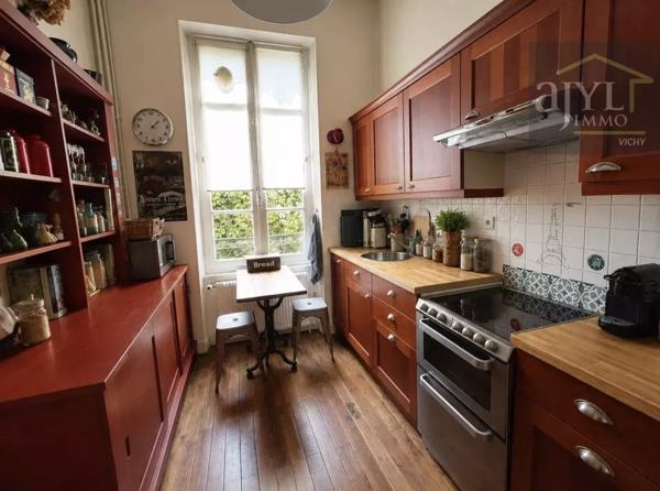 Maison
         5 pièces
        - 120 m² 440 000 € *