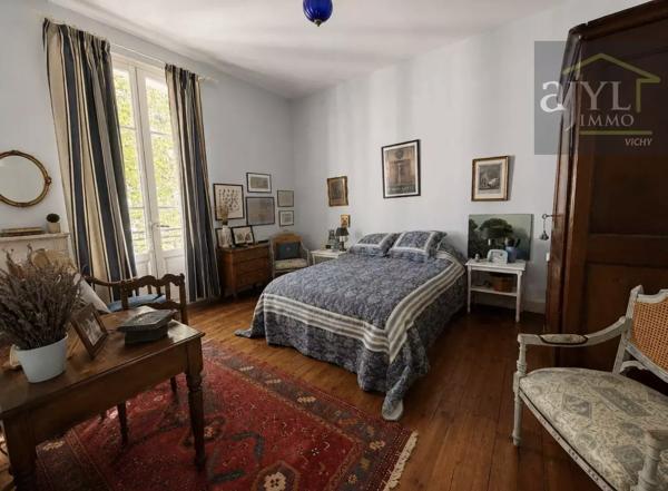 Maison
         5 pièces
        - 120 m² 440 000 € *