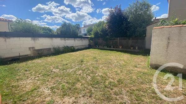 Maison à vendre  7 pièces - 125 m 2   ANGOULEME  - 16