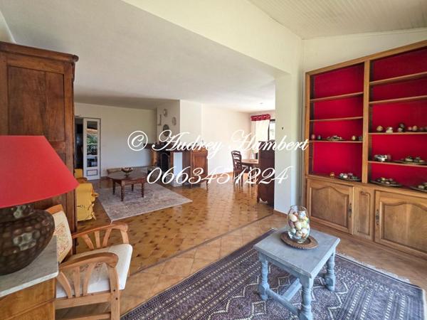 Exclusivité Manosque, Quartier Mont d'Or / Colombier,  Belle villa familiale de 151 m² , 5 chambres - Jardin clos, Piscine et Proximité du centre