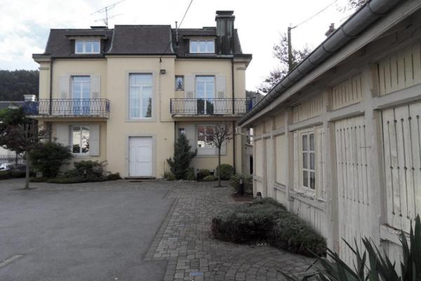 Immeuble de caractère  à usage Commercial