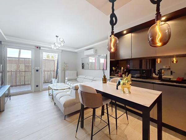 Bron (69500) Appartement Bron – T2 40 m² rénové – Balcon, Garage, T8