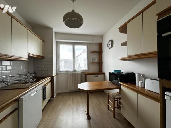 A VENDRE VANNES APPARTEMENT EN PARFAIT ETAT CENTRE VILLE - PARKING COUVERT