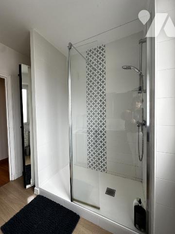 A VENDRE VANNES APPARTEMENT EN PARFAIT ETAT CENTRE VILLE - PARKING COUVERT