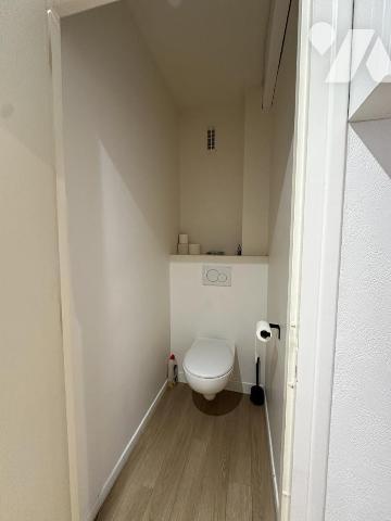 A VENDRE VANNES APPARTEMENT EN PARFAIT ETAT CENTRE VILLE - PARKING COUVERT