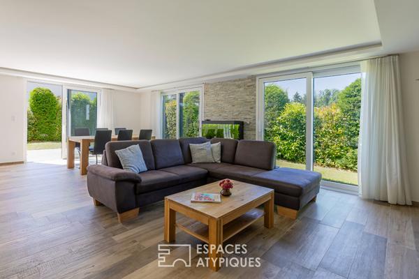 Maison familiale contemporaine à la frontière Suisse