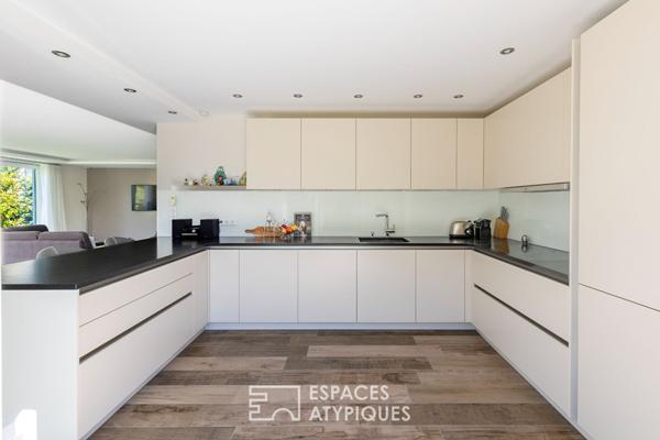 Maison familiale contemporaine à la frontière Suisse