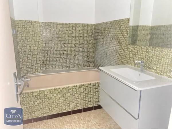 Appartement à louer 3 pièces 81.86m² Sète (34200)