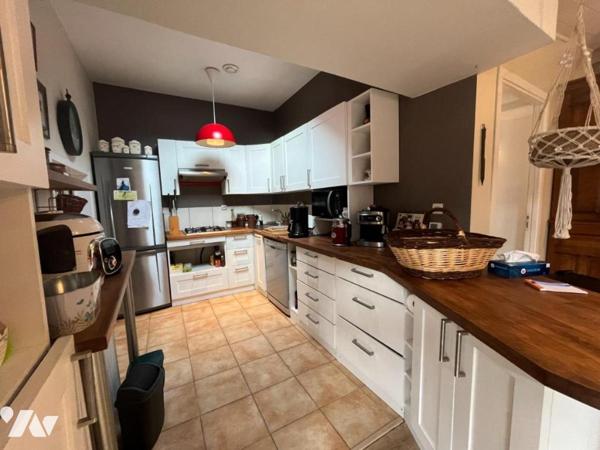 Quartier saint Gilles Maison de ville avec jardin