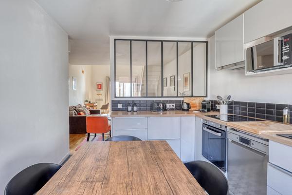 Appartement avec terrasse proche du port