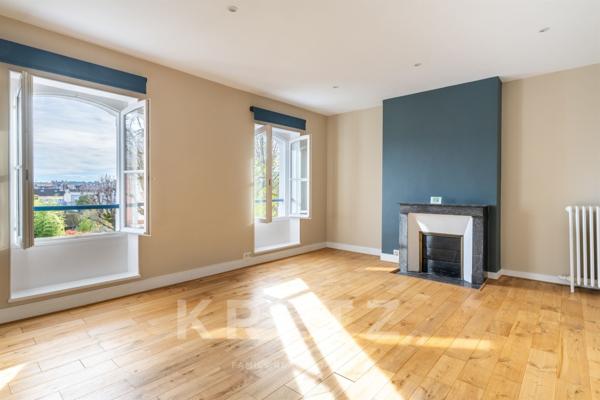 Hôtel particulier avec jardin et piscine, au coeur de Fontainebleau