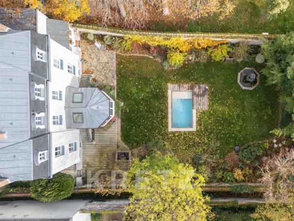 Hôtel particulier avec jardin et piscine, au coeur de Fontainebleau