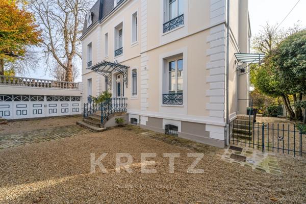 Hôtel particulier avec jardin et piscine, au coeur de Fontainebleau