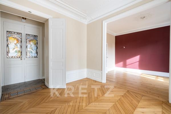Hôtel particulier avec jardin et piscine, au coeur de Fontainebleau