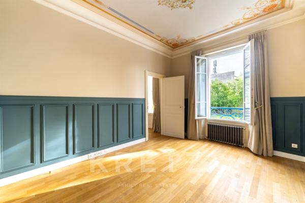 Hôtel particulier avec jardin et piscine, au coeur de Fontainebleau
