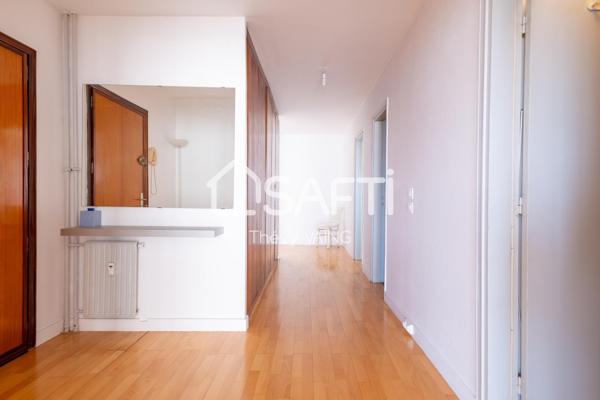 7e ETAGE, BALCON, VUE DEGAGEE, SUR COUR, CALME