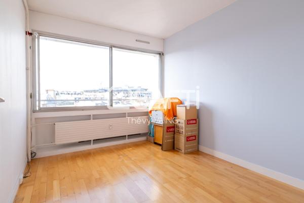 7e ETAGE, BALCON, VUE DEGAGEE, SUR COUR, CALME