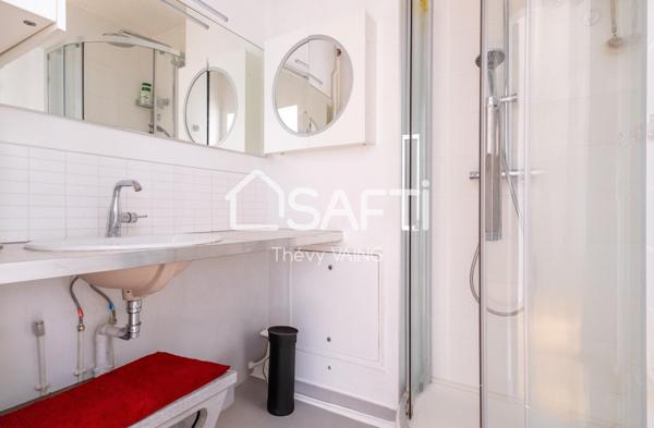 7e ETAGE, BALCON, VUE DEGAGEE, SUR COUR, CALME