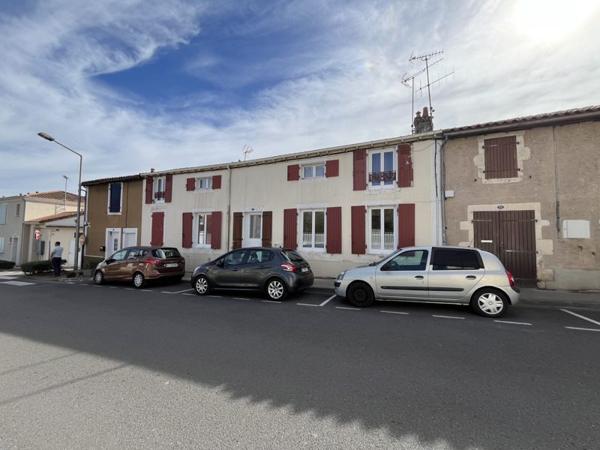 Maison à vendre 91 732 € Ruffec 5 p 106 m² DPE C