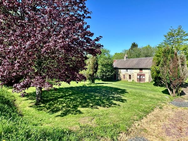 Maison à vendre 6 pièces avec deuxième maison à rénover, double, garage, 11700 m2 terrain LE MESNILBUS (50)