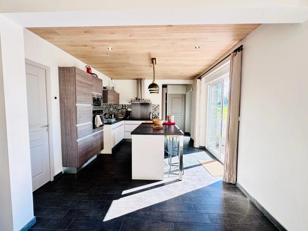 Maison à vendre 6 pièces avec deuxième maison à rénover, double, garage, 11700 m2 terrain LE MESNILBUS (50)