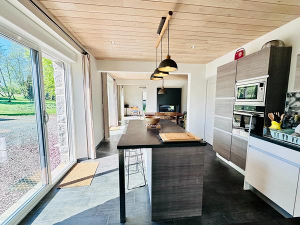 Maison à vendre 6 pièces avec deuxième maison à rénover, double, garage, 11700 m2 terrain LE MESNILBUS (50)