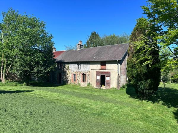 Maison à vendre 6 pièces avec deuxième maison à rénover, double, garage, 11700 m2 terrain LE MESNILBUS (50)