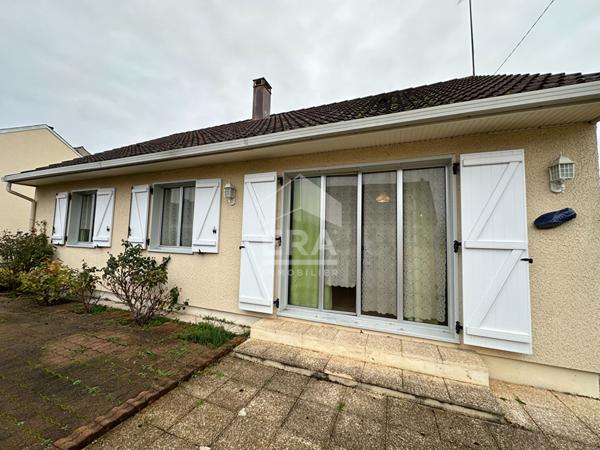 DEOLS - Pavillon de plain-pied (90 m²) -  2/3 chambres - Garage - Terrain 952 m²