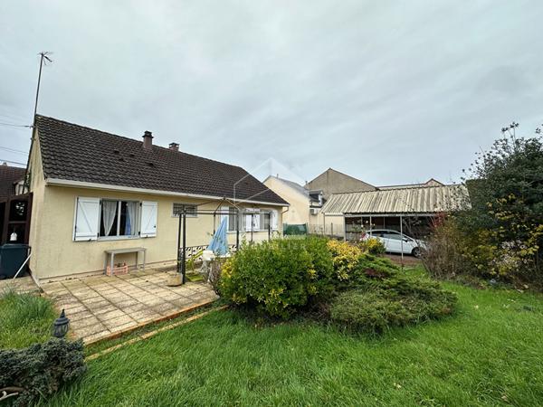 DEOLS - Pavillon de plain-pied (90 m²) -  2/3 chambres - Garage - Terrain 952 m²