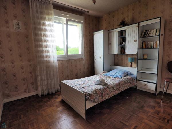 Maison sur sous-sol cinq chambres