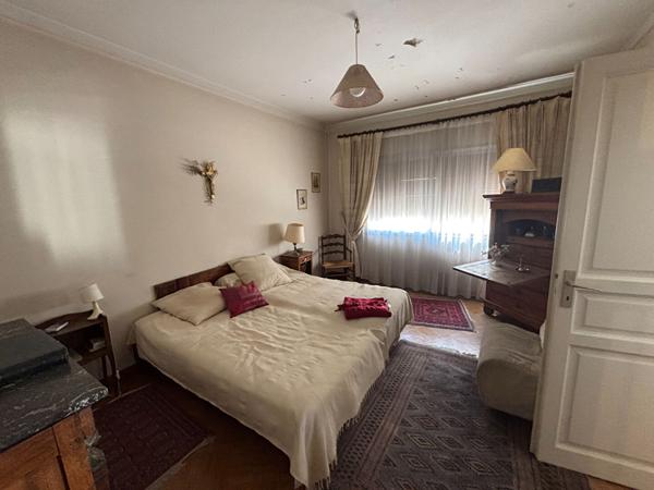 Appartement T4 de prestige d'environ 138.47 m2 avec terrasse de 15M2