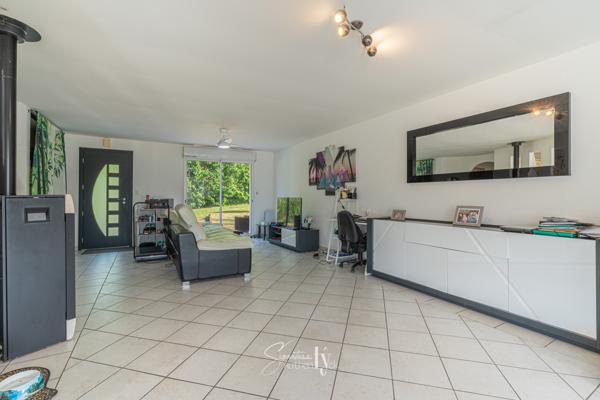Maison
         5 pièces
        - 158 m² Exclusivité 227 500 € *