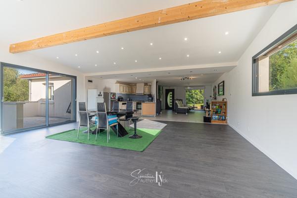 Maison
         5 pièces
        - 158 m² Exclusivité 227 500 € *
