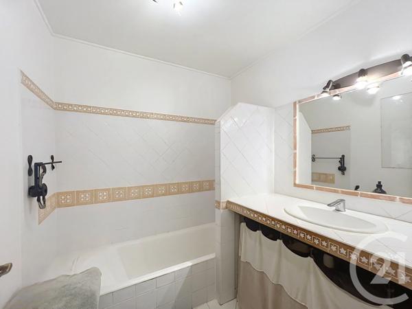 Appartement F3 à vendre  3 pièces - 62,56 m 2   ANTIBES  - 06