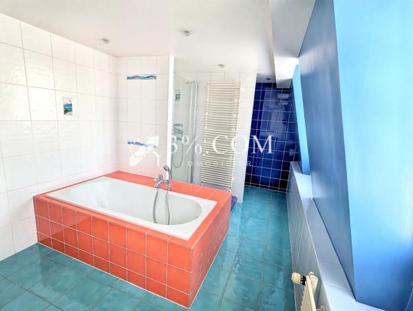 Maison
                                                                                                                                                                                                                                                                                                                        12 pièce(s)                                                                                                                                                                                                          8 chambre(s)                                                                                                                                                                                                          530  m²
