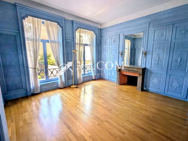 Maison
                                                                                                                                                                                                                                                                                                                        12 pièce(s)                                                                                                                                                                                                          8 chambre(s)                                                                                                                                                                                                          530  m²