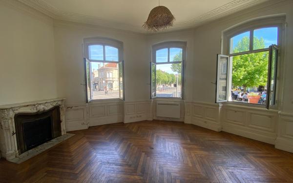 Appartement à vendre    3 pièces • 56 m2 Bordeaux