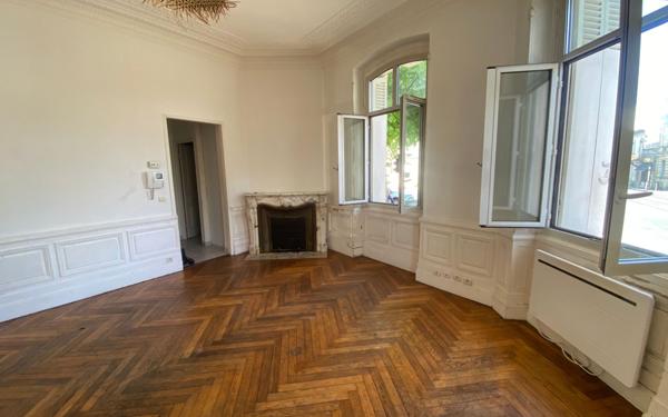 Appartement à vendre    3 pièces • 56 m2 Bordeaux