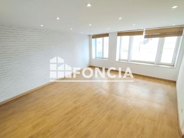 Location Local commercial 2 pièces 65 m² - 4 Avenue Gambetta Hyères 83400