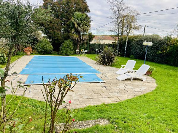 Liniers (86800) 20MIN CENTRE-VILLE POITIERS -Maison de charme - 5 chambres - piscine -jardin