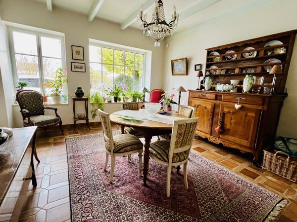 Liniers (86800) 20MIN CENTRE-VILLE POITIERS -Maison de charme - 5 chambres - piscine -jardin