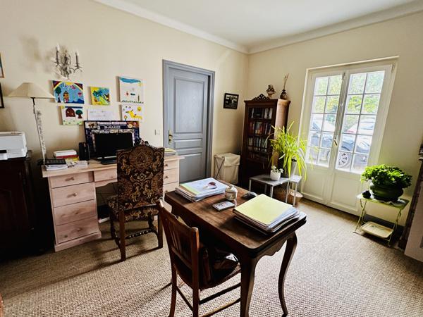 Liniers (86800) 20MIN CENTRE-VILLE POITIERS -Maison de charme - 5 chambres - piscine -jardin