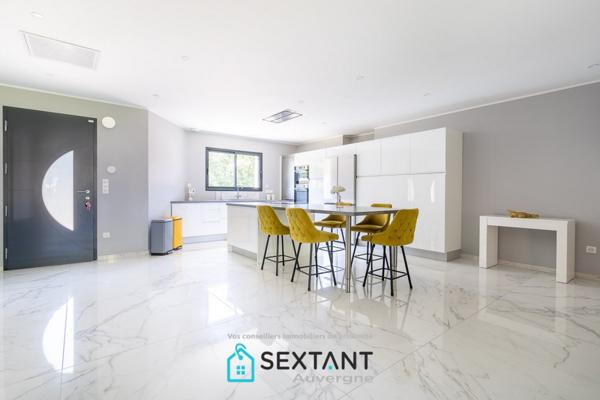 Orléat, quartier des Pinèdes, maison neuve de 270m²