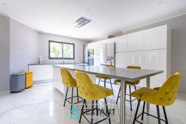 Orléat, quartier des Pinèdes, maison neuve de 270m²