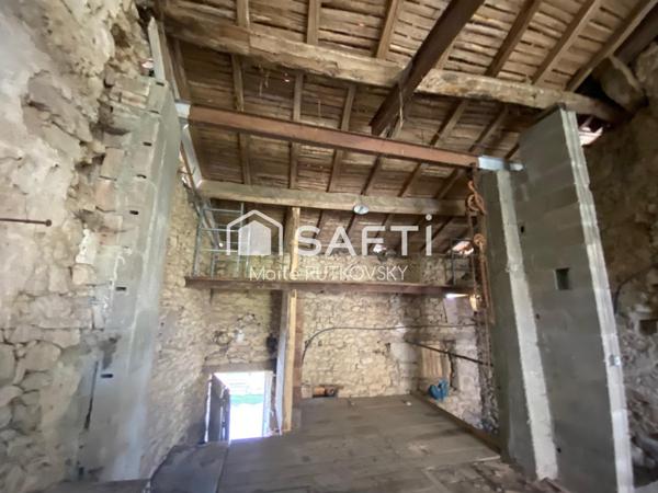 Maison plus garage attenante